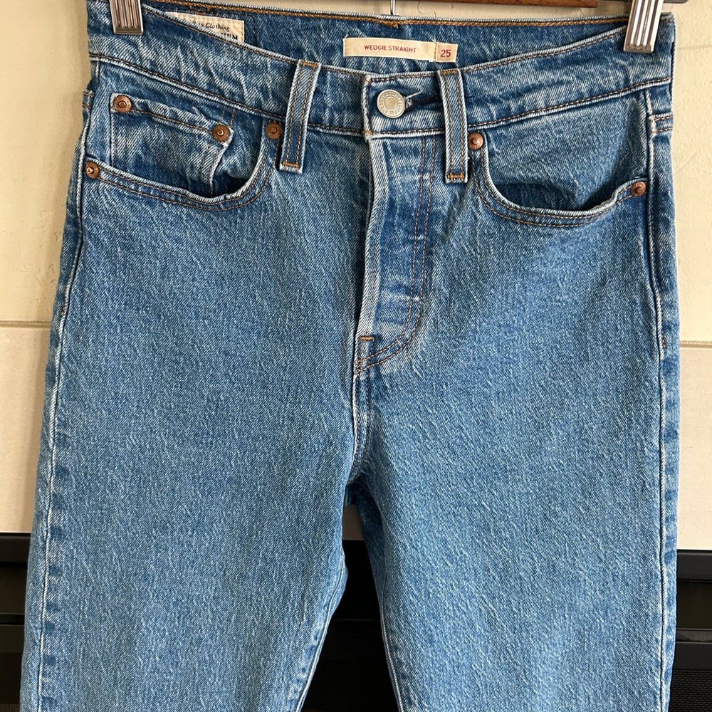 Levi's High Rise Blue Jeans - Picture 6 of 15